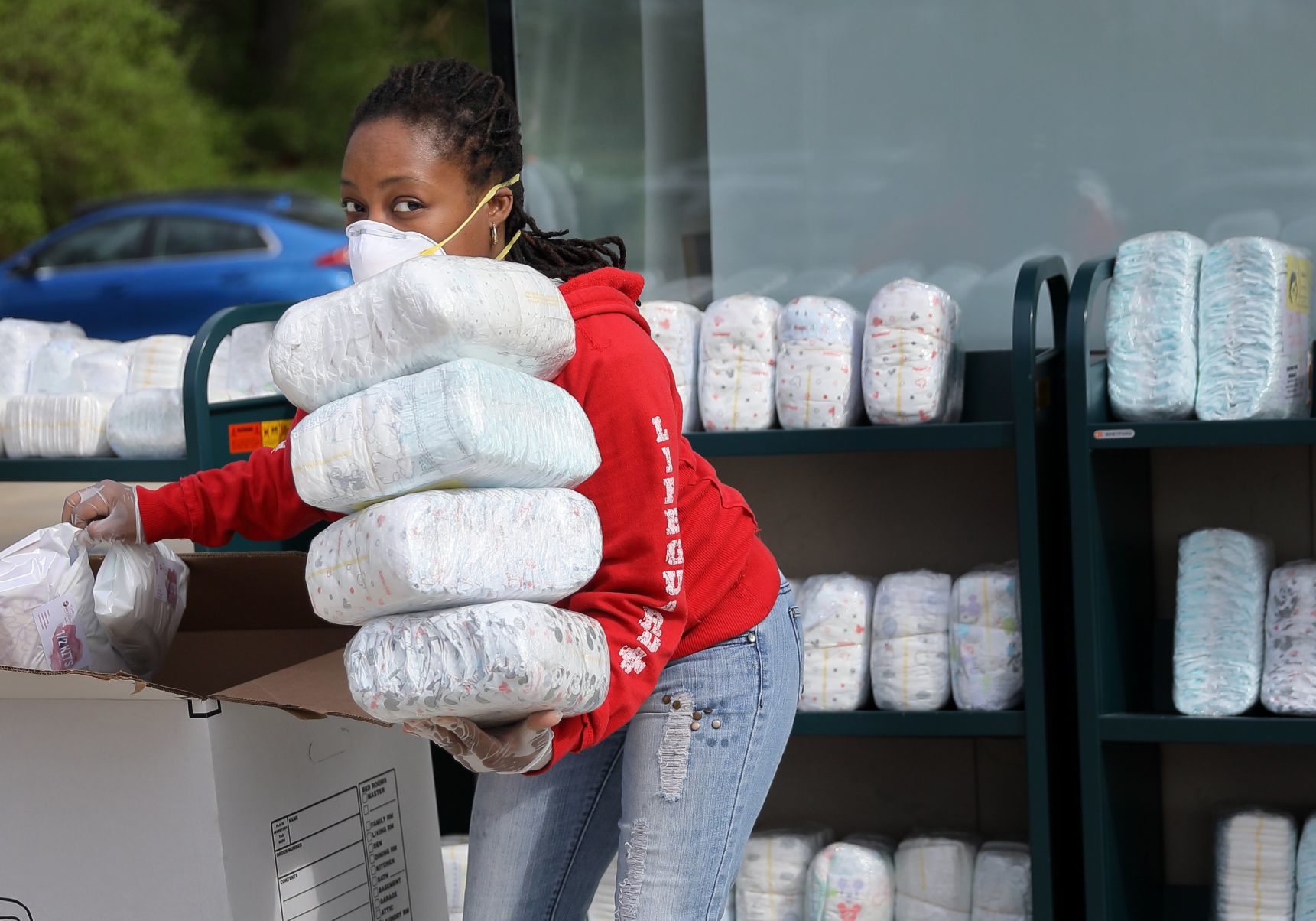 Free diapers and meals for kids given out at St. Louis County Libraries
